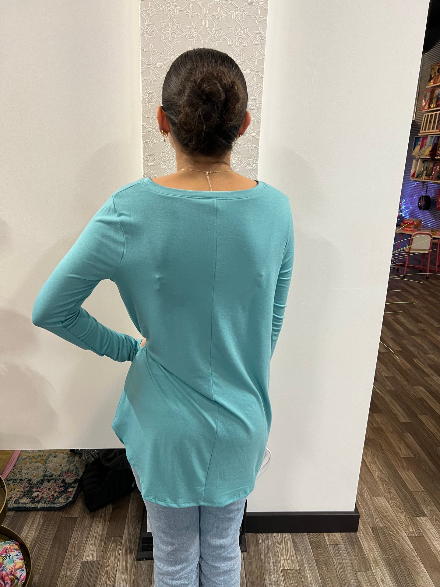 Premium Long Sleeve V Neck Round Hem Top