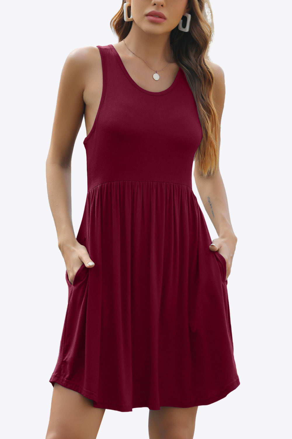 Round Neck Sleeveless Dress With Pockets