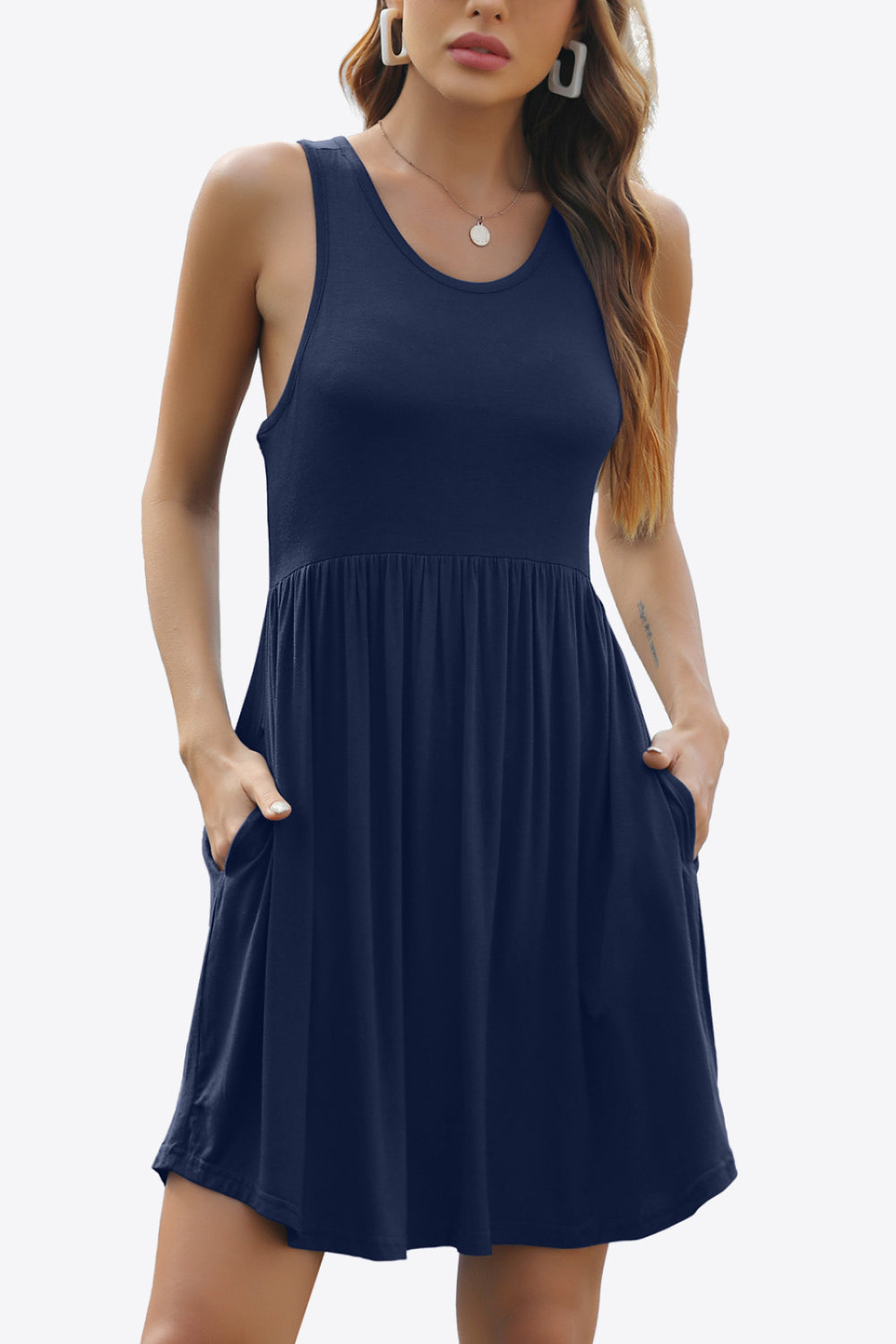 Round Neck Sleeveless Dress With Pockets