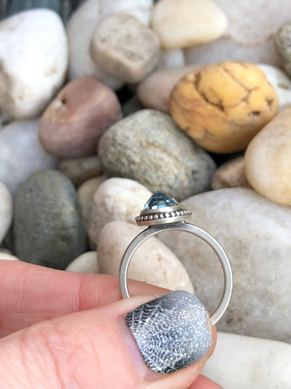 Oval Aquamarine Ring
