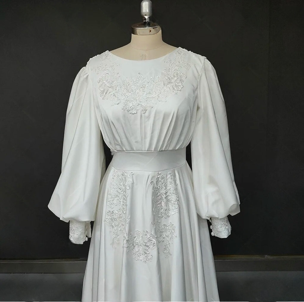 Boho Long Puff Sleeves Chiffon Round Neck Backless Appliqued Plus Size Wedding Dress