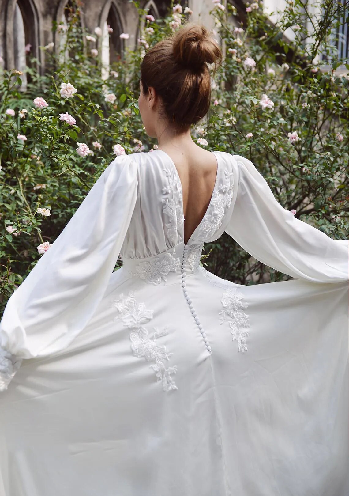 Boho Long Puff Sleeves Chiffon Round Neck Backless Appliqued Plus Size Wedding Dress
