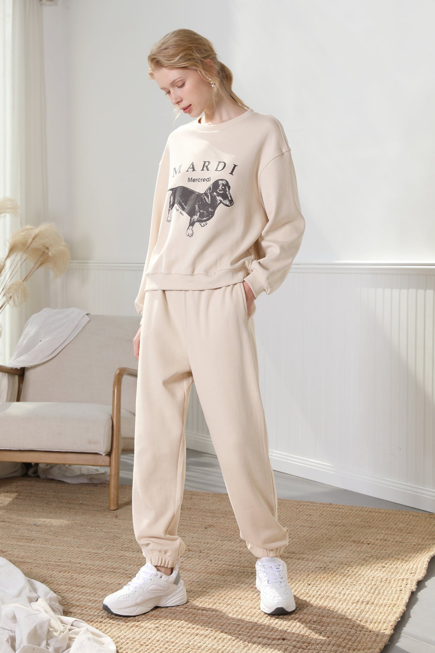 Weiner Dog Sweatshirt Creamy Beige