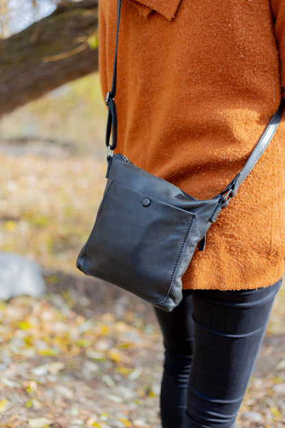 [ISABELLA] SMALL CROSSBODY BAG | SUPER SOFT NAPPA LEATHER: Mocha