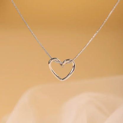 18k Gold Minimalist Simple Elegant Heart Chain Necklace
