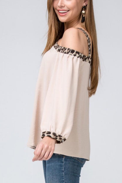 Cold-shoulder leopard print top