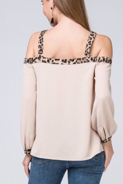 Cold-shoulder leopard print top