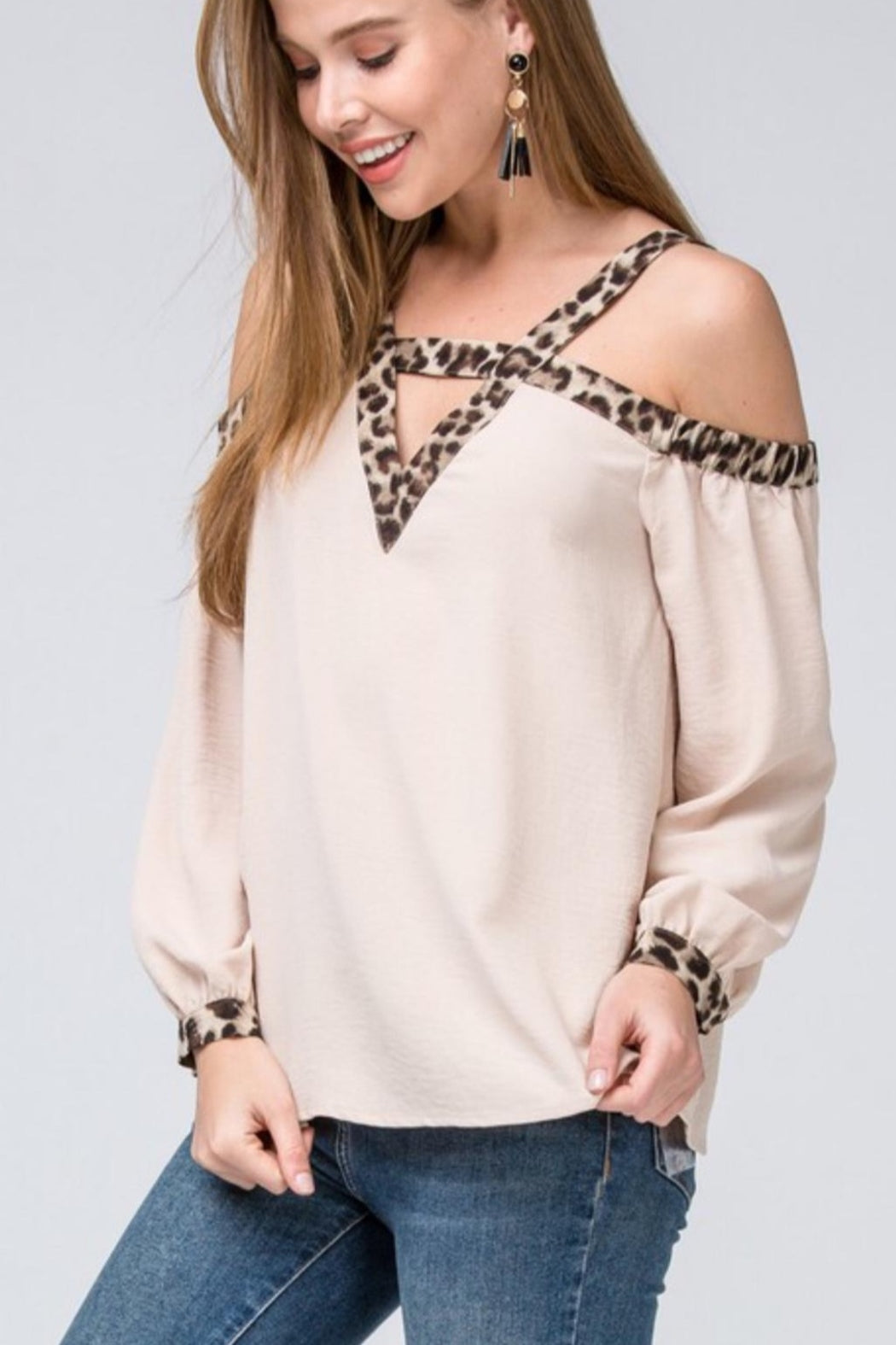 Cold-shoulder leopard print top