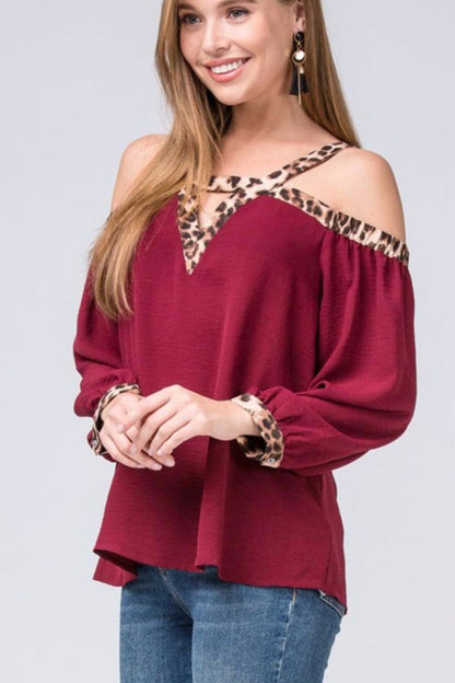 Cold-shoulder leopard print top