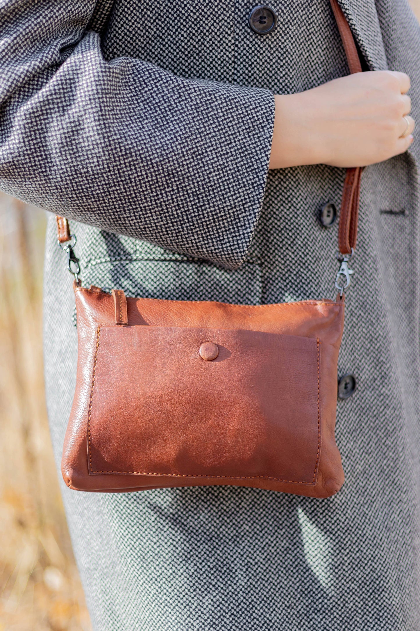 [MIA] SMALL CROSSBODY & CLUTCH | SUPER SOFT NAPPA LEATHER: TAN