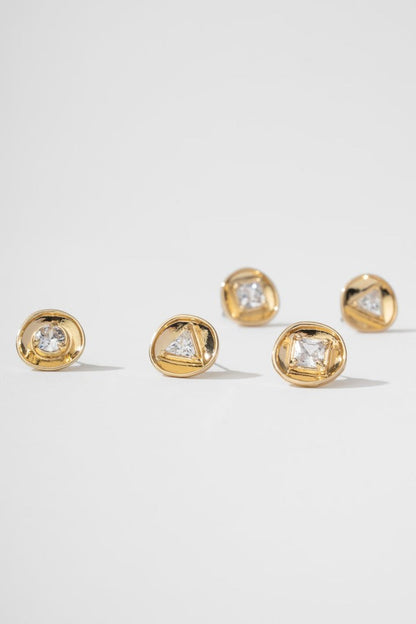 DIVINE SMALL CHARM STUD EARRIN