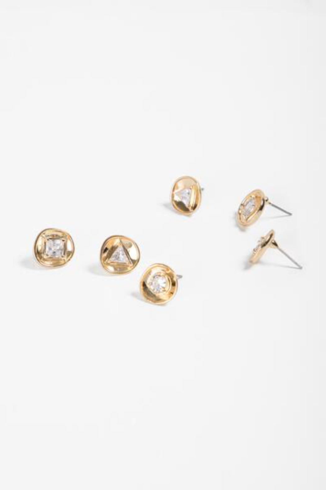 DIVINE SMALL CHARM STUD EARRIN