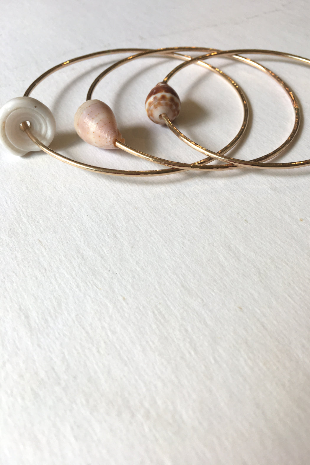 GF Thick bangle with Shell