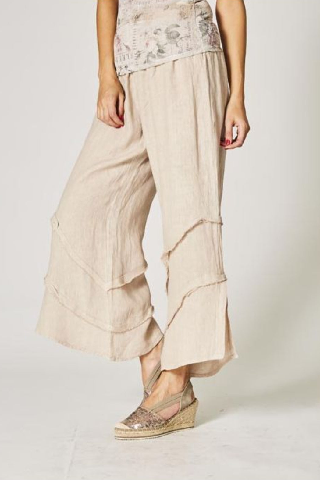 Linen Pants w/ Detail at Bottom