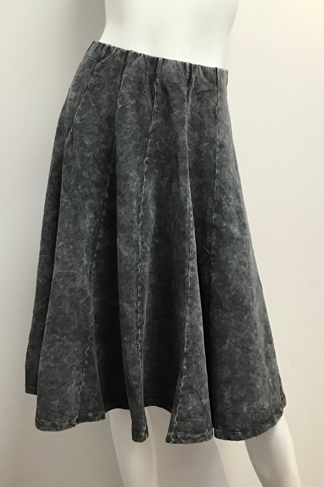 Mineral wash panel skirt