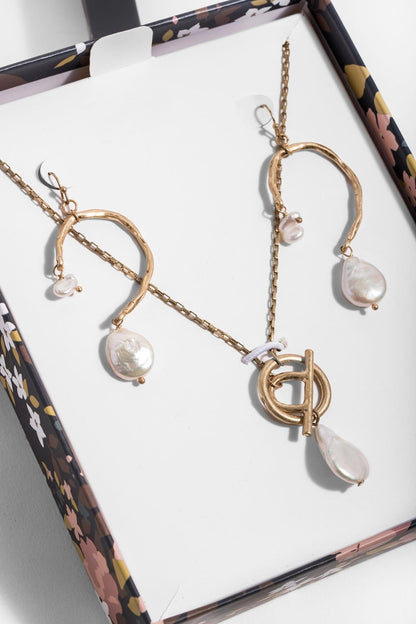 Pearl Necklace and Earring Gift Set