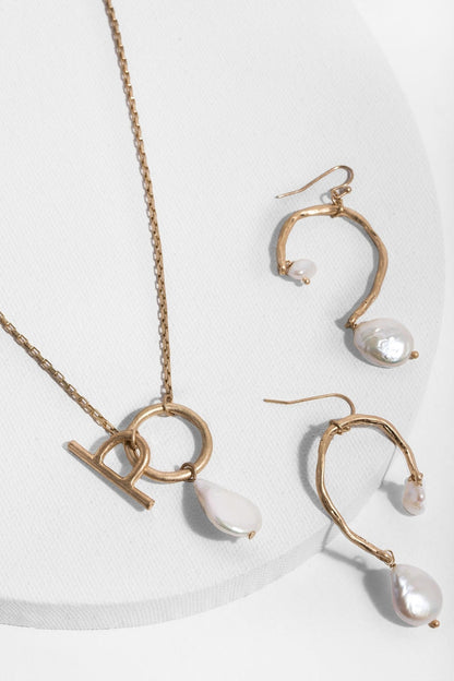 Pearl Necklace and Earring Gift Set