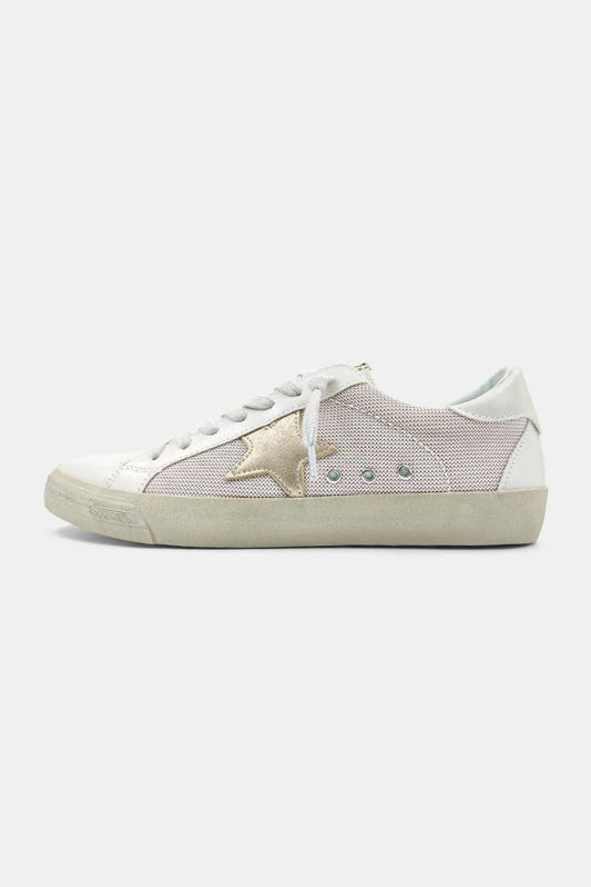 Pilar Low Top Sneaker