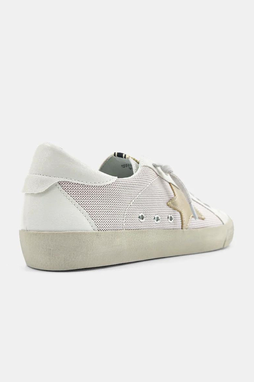 Pilar Low Top Sneaker