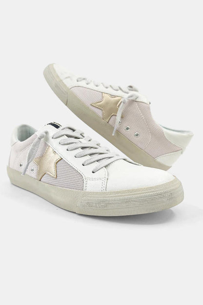Pilar Low Top Sneaker
