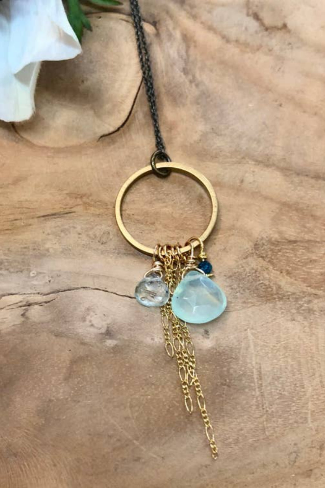 Riley Necklace - Labradorite