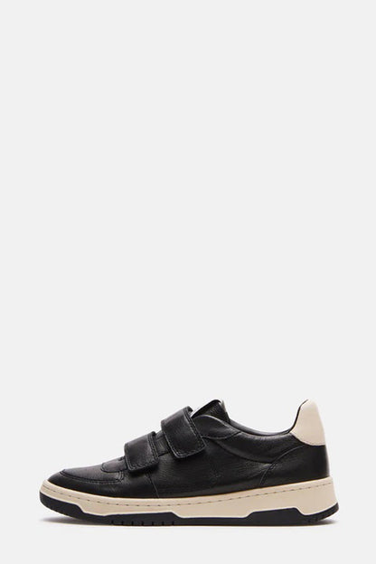 Emirie Sneaker
