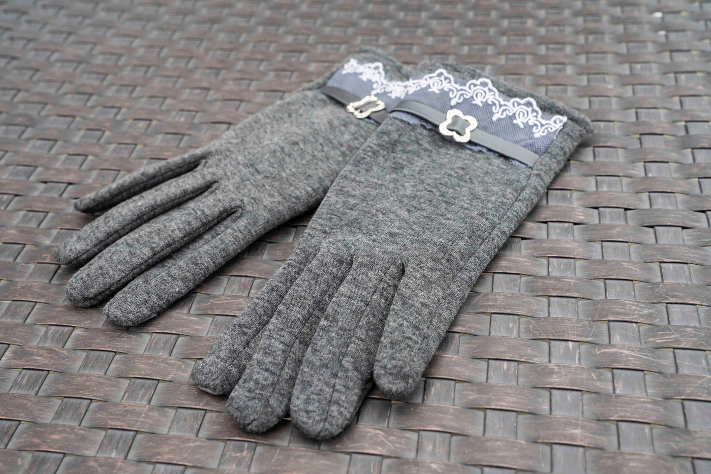 Women's Elegant Touchscreen Gloves