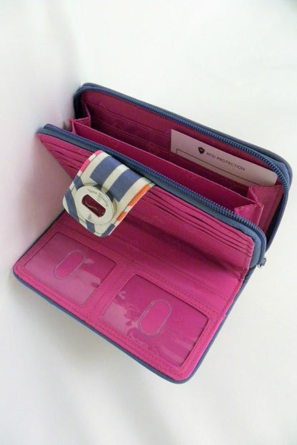 Geo Medallions Turnlock