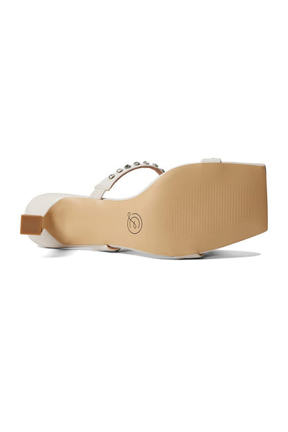 Yoyo Embellished Heel